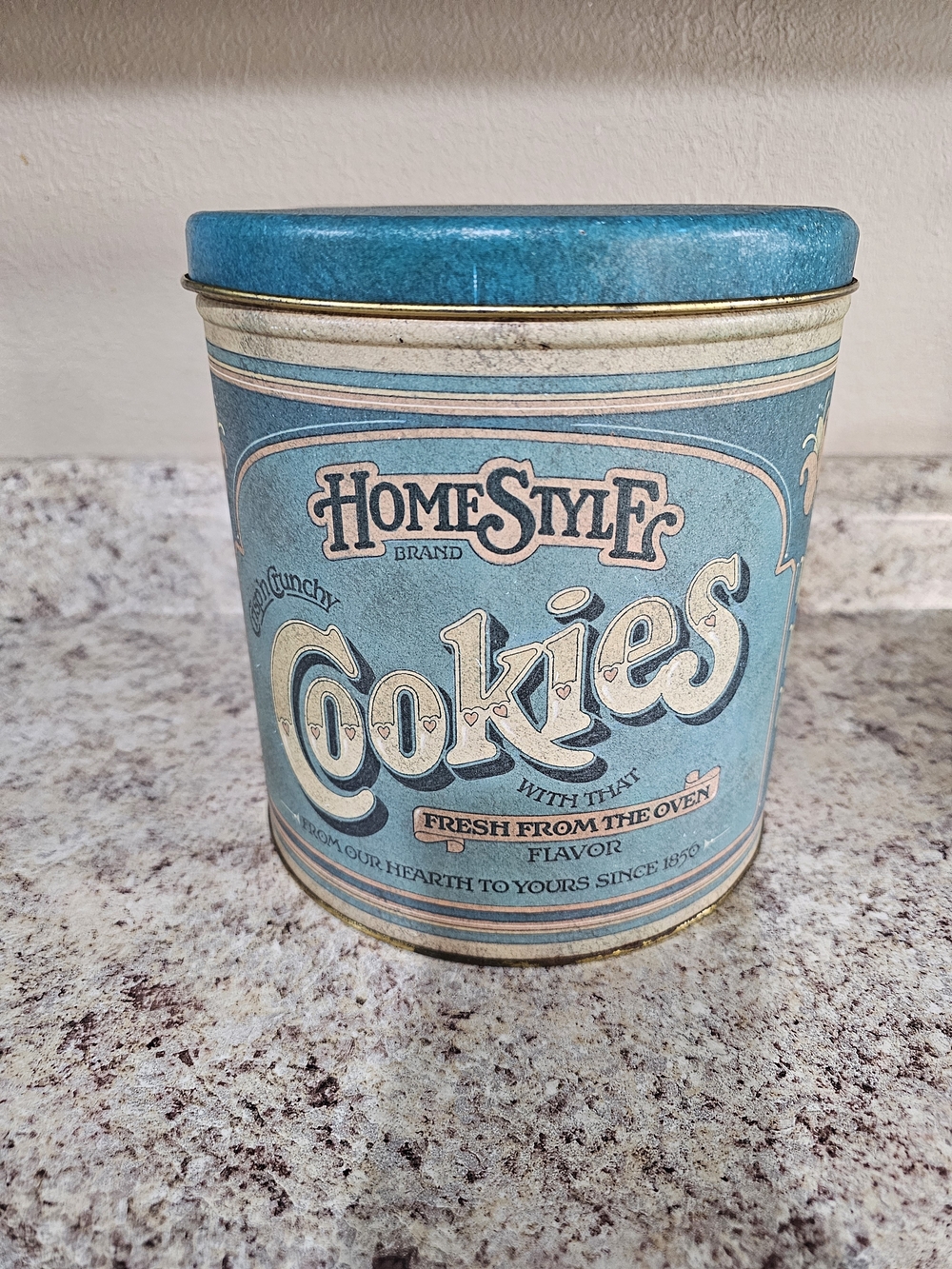 Vintage HomeStyle Cookies Tin Vintage-Inspired Kitchen Storage - Picture 3 of 9
